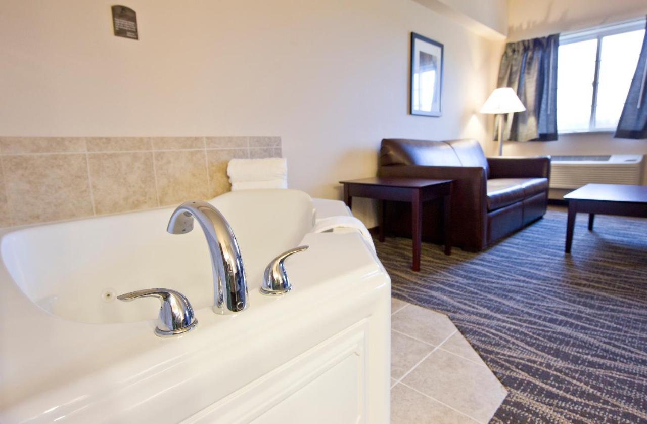 Cobblestone Inn & Suites - Boone Bagian luar foto